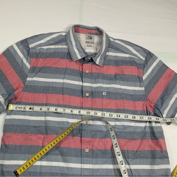 Quiksilver Men's Striped Button down short sleeve shirts size Medium - Picture 9 of 10